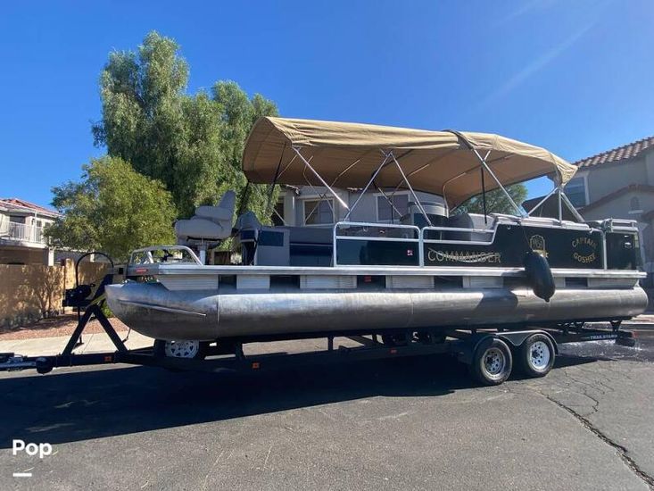 1997 Sun Tracker 27 party barge