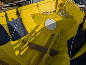 Aft Bouyancy Tank/ Cox Seat
