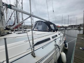 Moody 44  - Side Deck