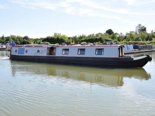 GILBERT THE PIG • 56ft 5in, traditional, 2+2 berths