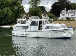 1974 Broom 30