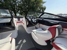 2015 Scarab 215