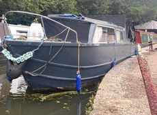 Little Lord Lloyd 25ft 4 berth GRP motor cruiser
