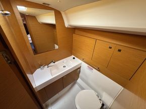 2013 Jeanneau Sun Odyssey 469 35
