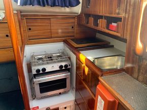 Westerly 33 Aft cabin - Galley