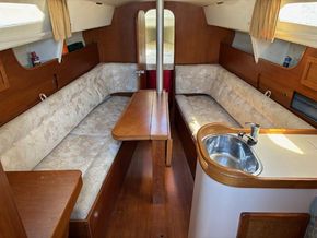Hunter Horizon 30 - Saloon