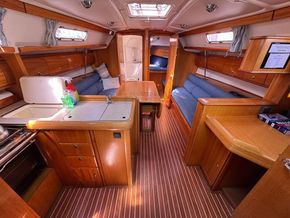 Bavaria 36 Cruiser 3 Cabin version - Interior