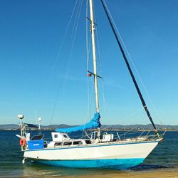 35 foot aluminium blue water cruiser