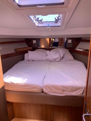 2012 Bavaria Sport 43 Hard Top 29