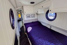 58ft 2021 Cruiser Stern Narrowboat built by Swan Boats with Bow Thrust