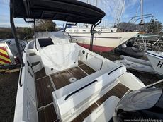 2022 Beneteau Flyer 8 Sundeck