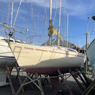 1982 Beneteau First 28