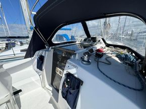 2001 hunter legend 290 sail 9479674 20240724004502622 1 XLARGE