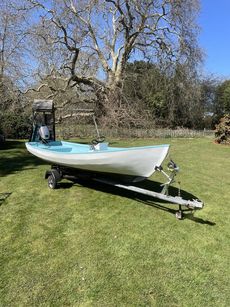 17 foot open/day/fishing boat