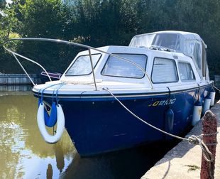Cariad-A 1989 21ft Viking 3 berth GRP motor cruiser