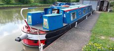 7 berth narrow boat.