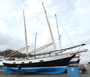 18m Schooner Freedom Rig, twin lifting keels, 1991
