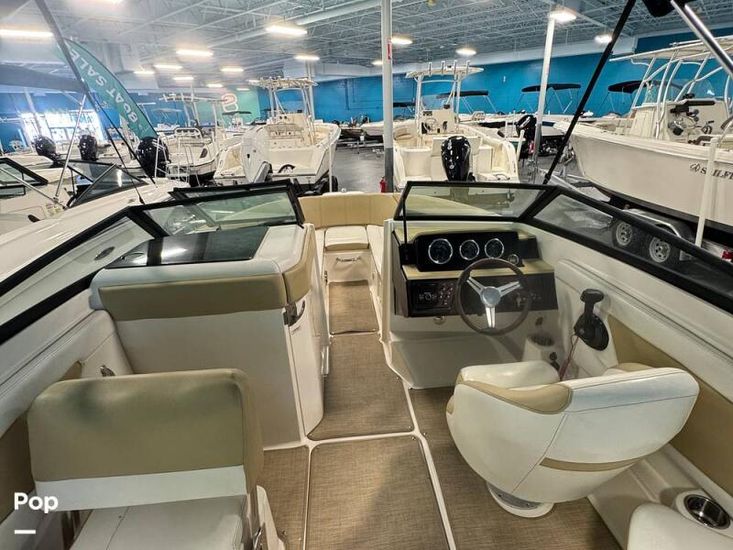 2018 Sea Ray 230 spx