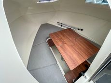 Quicksilver 555 activ cabin