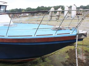 Houseboat purpose built 20m  - Bow