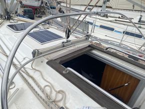 Bavaria 36  - Companionway