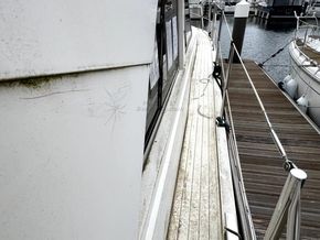 Princess 35  - Side Deck