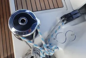 Jeanneau Sun Odyssey 440 sailboat winch and ropes, 2019 model.