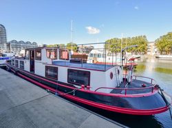 1922 Dutch Barge 17m with London mooring