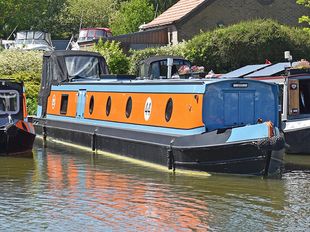 60ft Cruiser stern Narrowboat