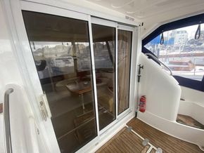 Fairline Phantom 38  - Companionway