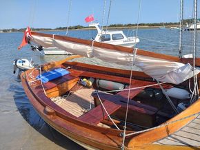 Airbags and cockpit.