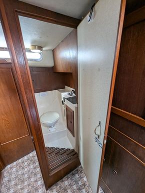 Trident Marine Voyager 38 