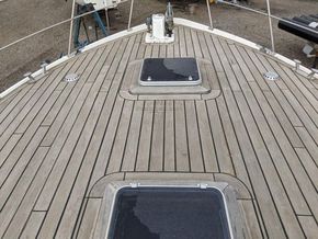 Powles 46 Aft cabin and flybridge - Foredeck