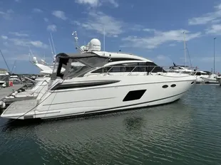 2015 Princess V52