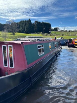One Big Pub Crawl - A 49ft 2007 Alvechurch Boat Centres 4 berth cruise