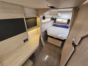 Leopard 40  - Master Suite