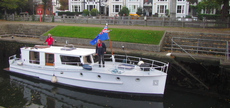 Classic  Cruiser Houseboat and Mooring