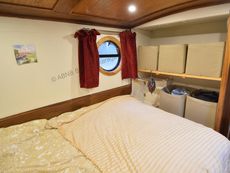 ARKHOLME THE SECOND &bull; 57ft 6in, Narrowbeam Dutch Barge, 2+2 berths.