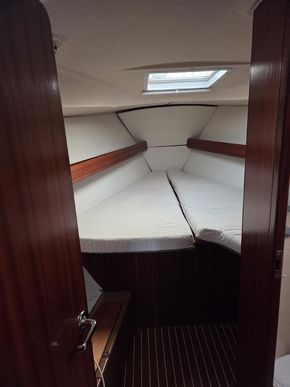 v berth