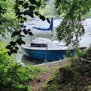Sailfish 25 with Desirable Mooring