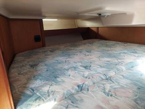 Hunter Legend 340  - Aft Cabin