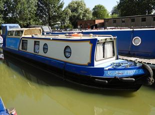 Kasimira-45ft 2000 John White 3 berth cruiser stern narrowboat.