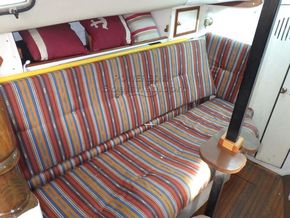 Oysterman 22ft Sailing Yacht - Saloon