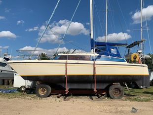 1989 Prout Quest 33