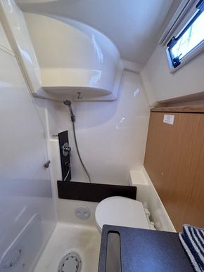 2017 Bavaria 37 Cruiser 27