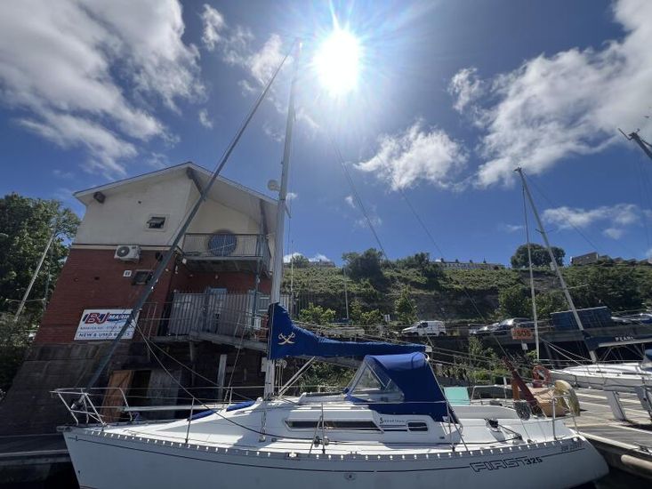 1987 Beneteau First 325