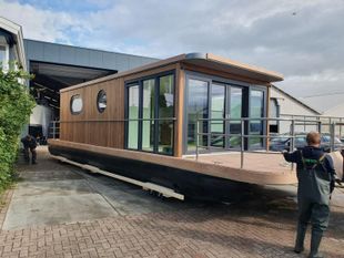  Lotus Houseboat 12