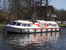 Widebeam AlphaCraft 42ft with Residential Mooring in Hampton Court