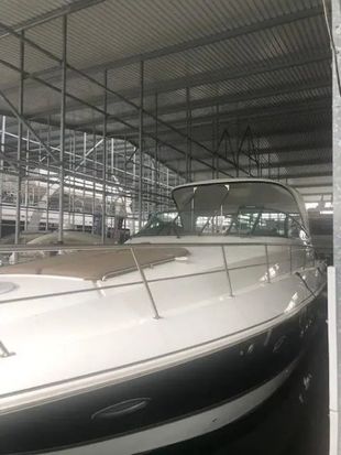 2009 Cruisers Yachts