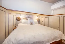 1911 Luxe Motor Dutch Barge